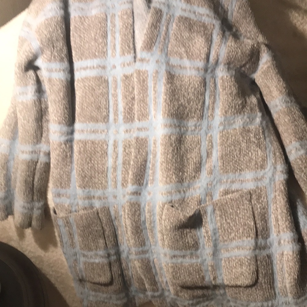 Coat - Picture 7 of 9